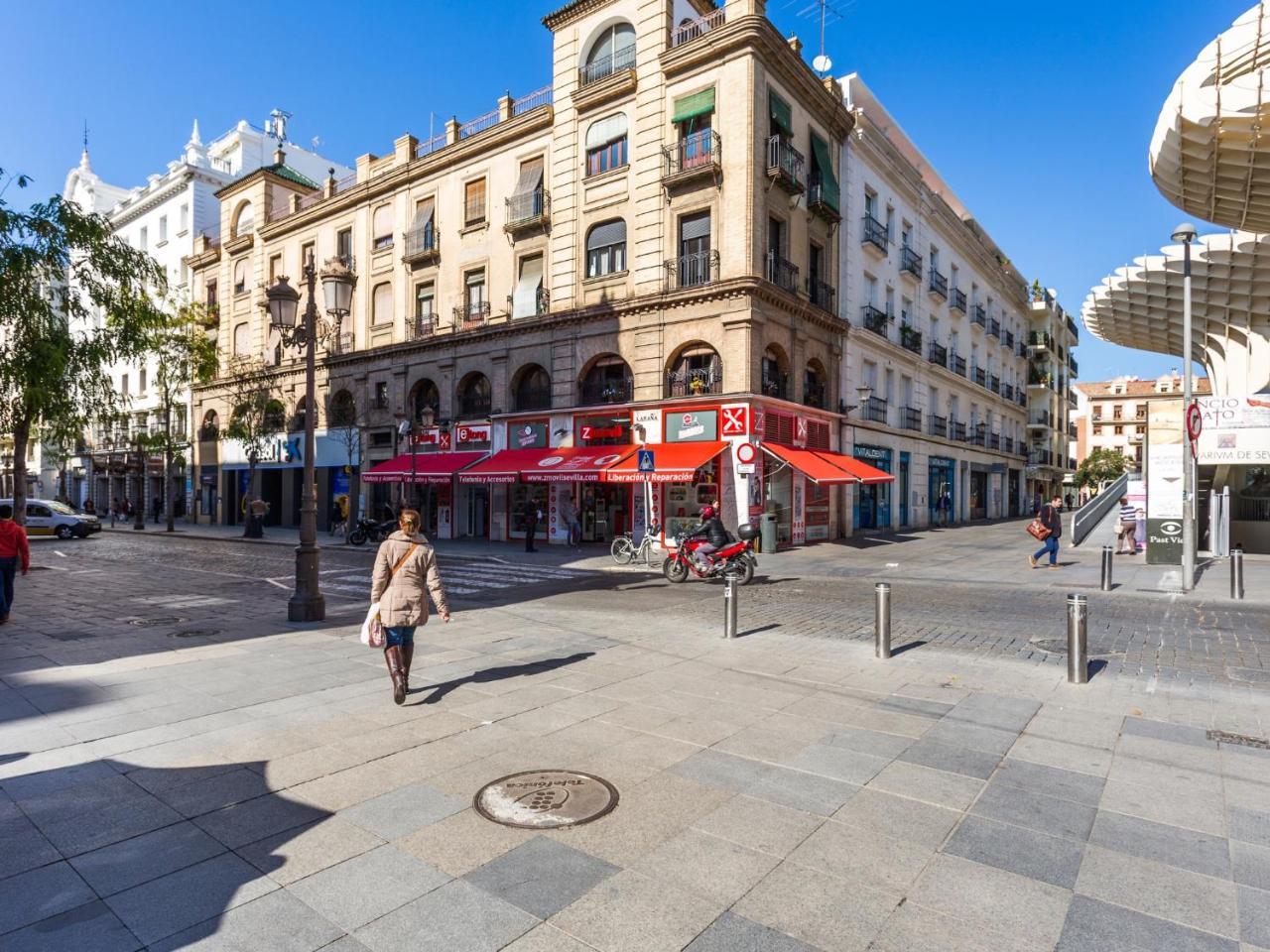 Puerta De La Victoria Apartment Seville Luaran gambar